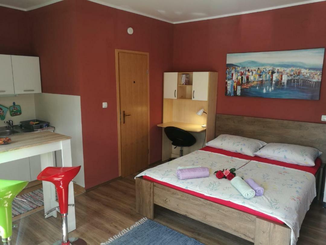 Break Apartment